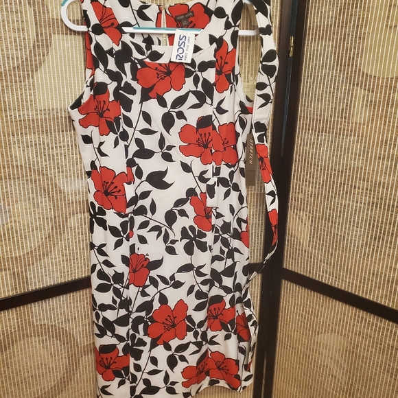 Women Red Floral Dress - Picture 4 of 15